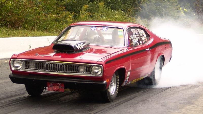 pics of Denny Boyle's 1972 9 sec Plymouth Duster
