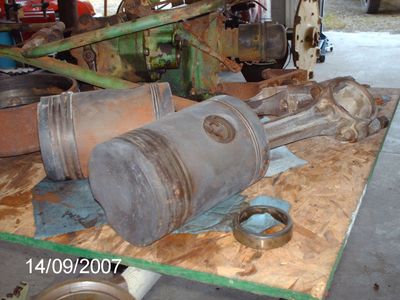pics of Franks pet Tractor resto project