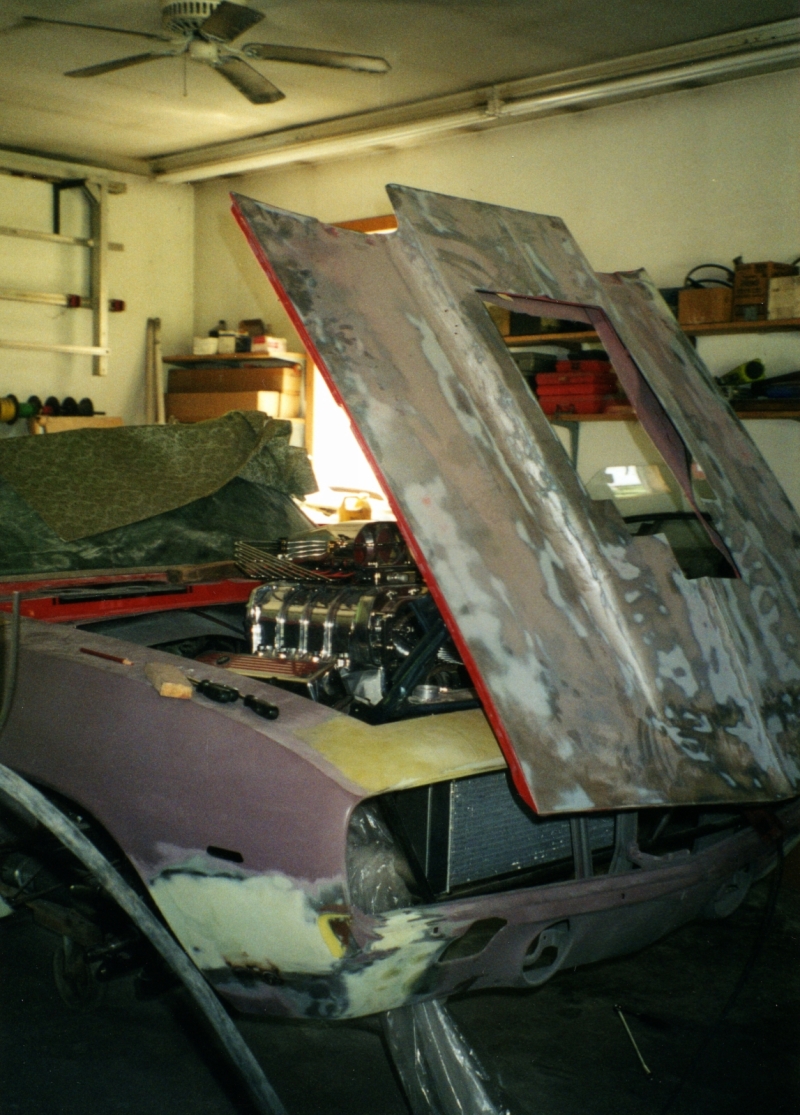 pics of Mike Munro's Camaro dragster build up