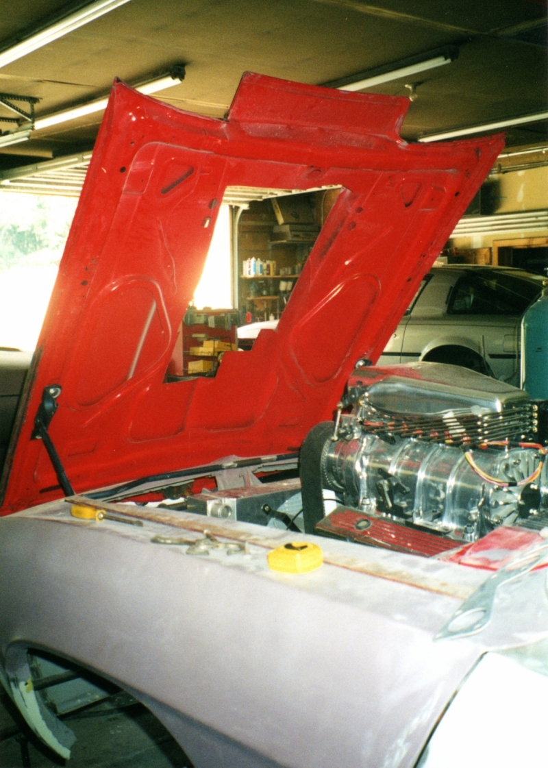 pics of Mike Munro's Camaro dragster build up